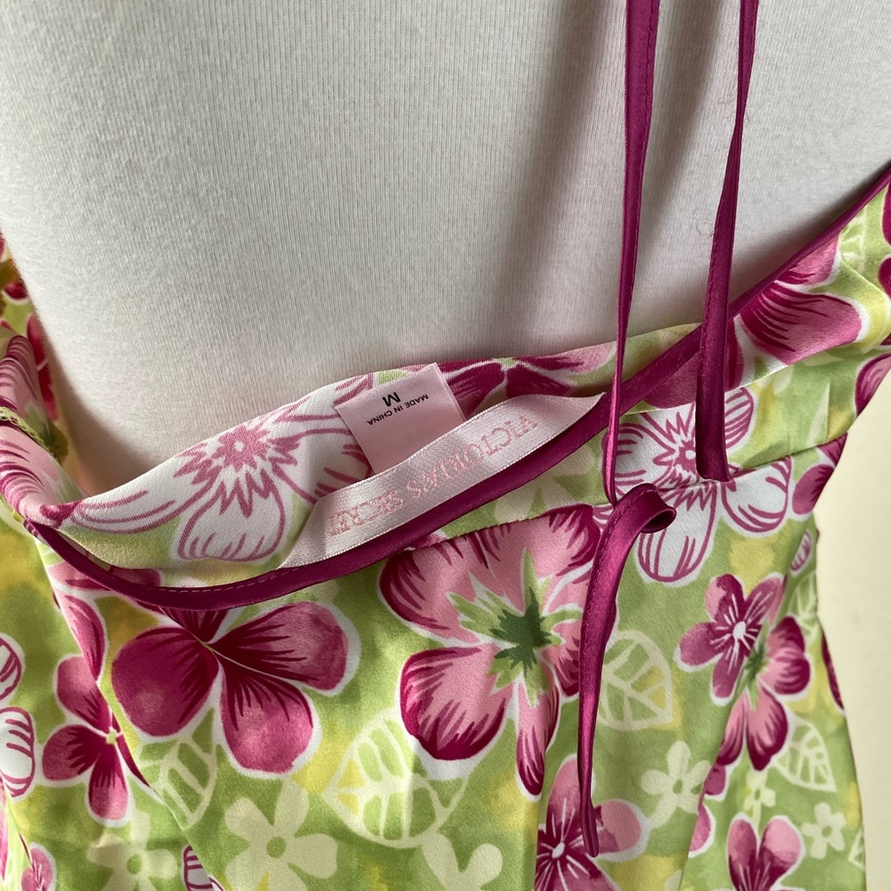 🌸🌸Victoria’s Secret satin floral chemise🌸🌸 - Picture 6 of 6